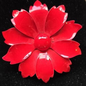 Red Daisy Flower Metal Brooch